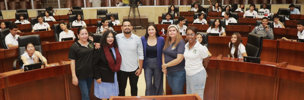 ESTUDIANTES DE ARRAIJÁN EN GIRA EDUCATIVA POR EL PALACIO JUSTO AROSEMENA