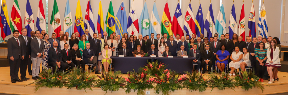 LÍDERES PARLAMENTARIOS DEBATEN TEMAS SOCIECONÓMICOS DE AMÉRICA LATINA Y EL CARIBE